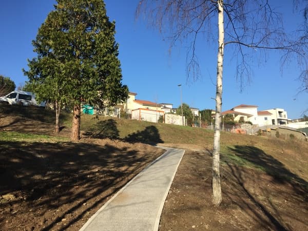 4 Après la pose des bordures et du béton